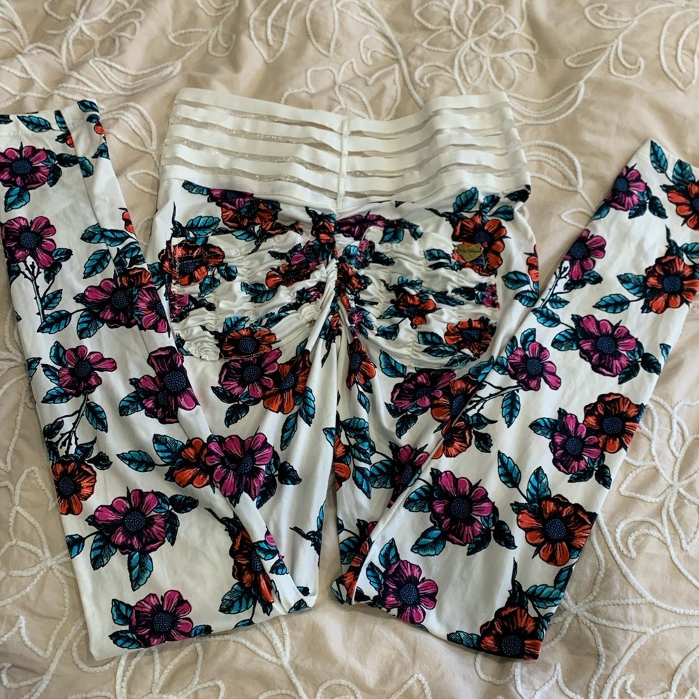 Floral Cute Booty Lounge Scrunch Butt Leggings